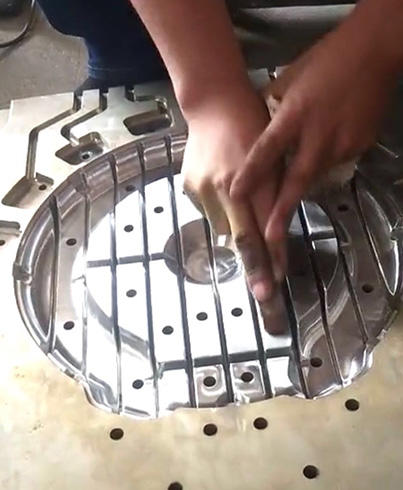 Polishing of die casting molds and parts